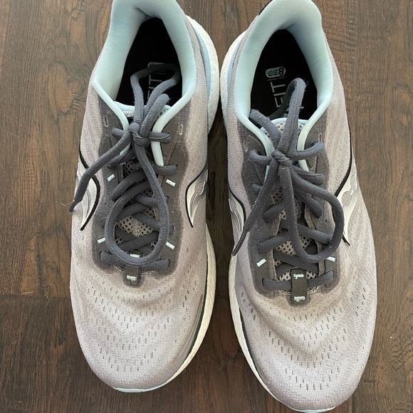 SAUCONY TRIUMPH 19 RUNNING SHOE ALLOY/POWDER - Picture 4 of 9